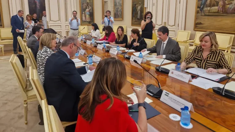 Lee más sobre el artículo Aragón impartirá en el curso 2025-2026 refuerzo de Matemáticas y Lengua